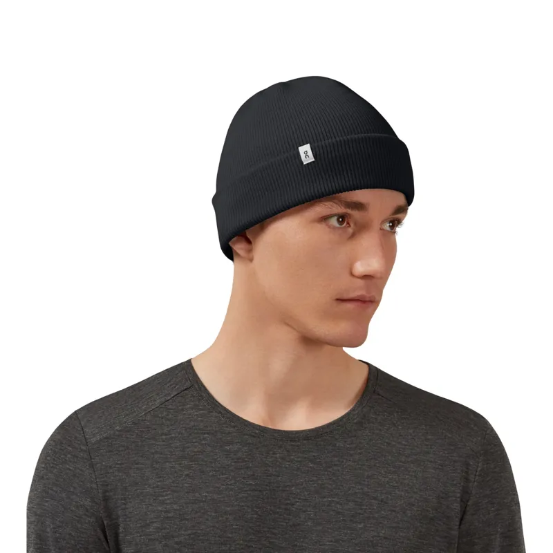 On Running Adult Merino Beanie in Black-3