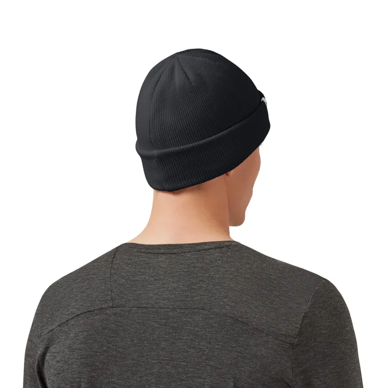 On Running Adult Merino Beanie in Black-2