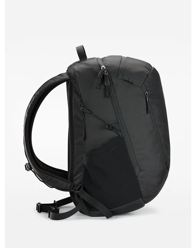 Arc'teryx Mantis 26L Backpack in Black-1