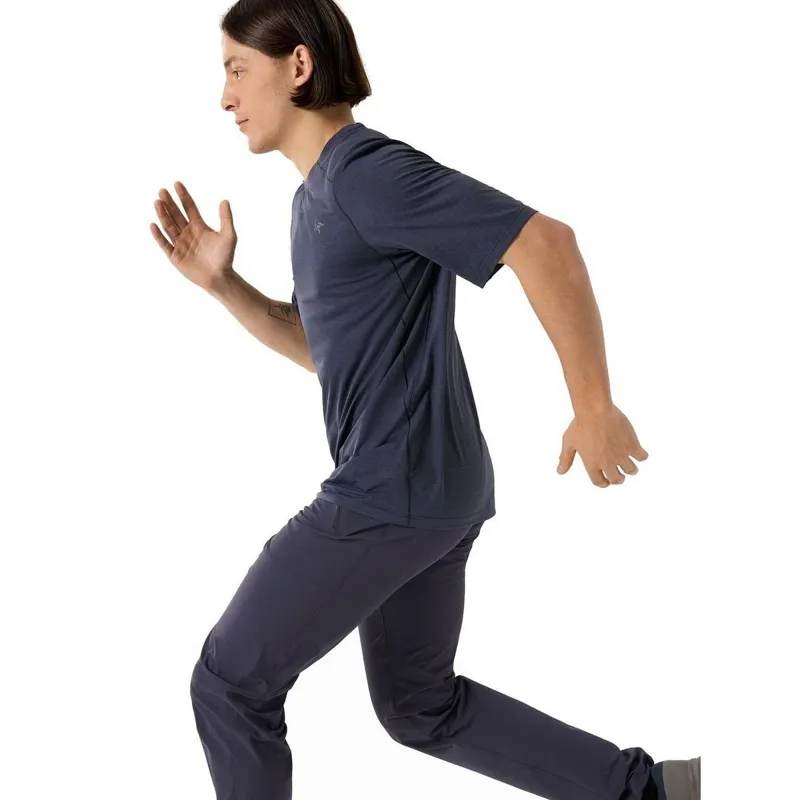 Arc'teryx Men's Cormac Crew Short Sleeve T-Shirt in Black Sapphire Heather-3