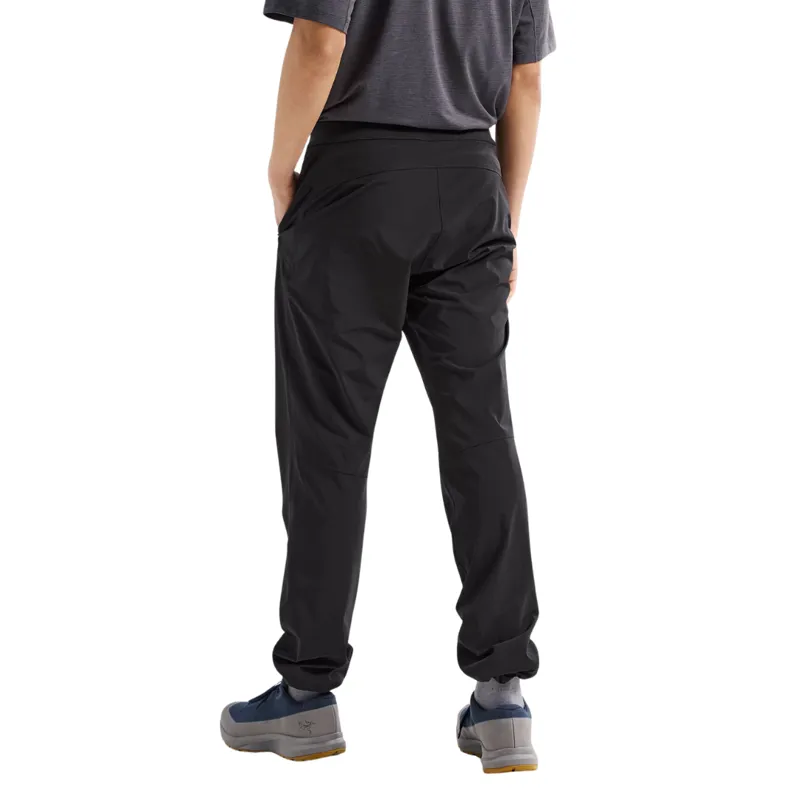 Arc'teryx Men's Gamma Lightweight Pants in Black-2