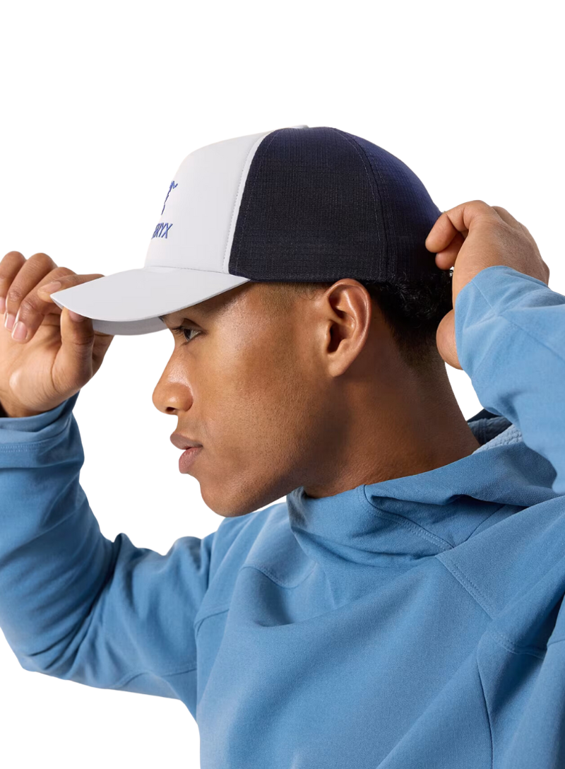 Arc'teryx Unisex Bird Word Trucker Curved in Solitude/Black Sapphire -2