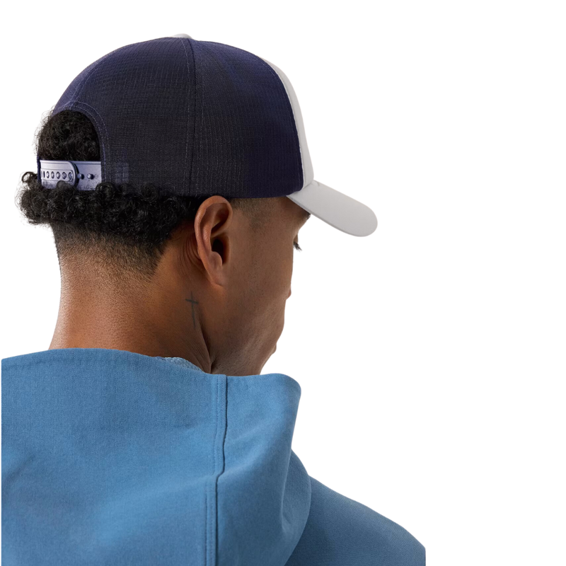 Arc'teryx Unisex Bird Word Trucker Curved in Solitude/Black Sapphire -3