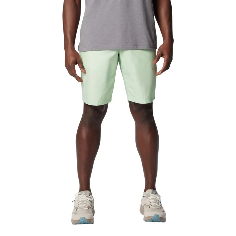 Columbia Men's Washed Out Short in Sage Leaf