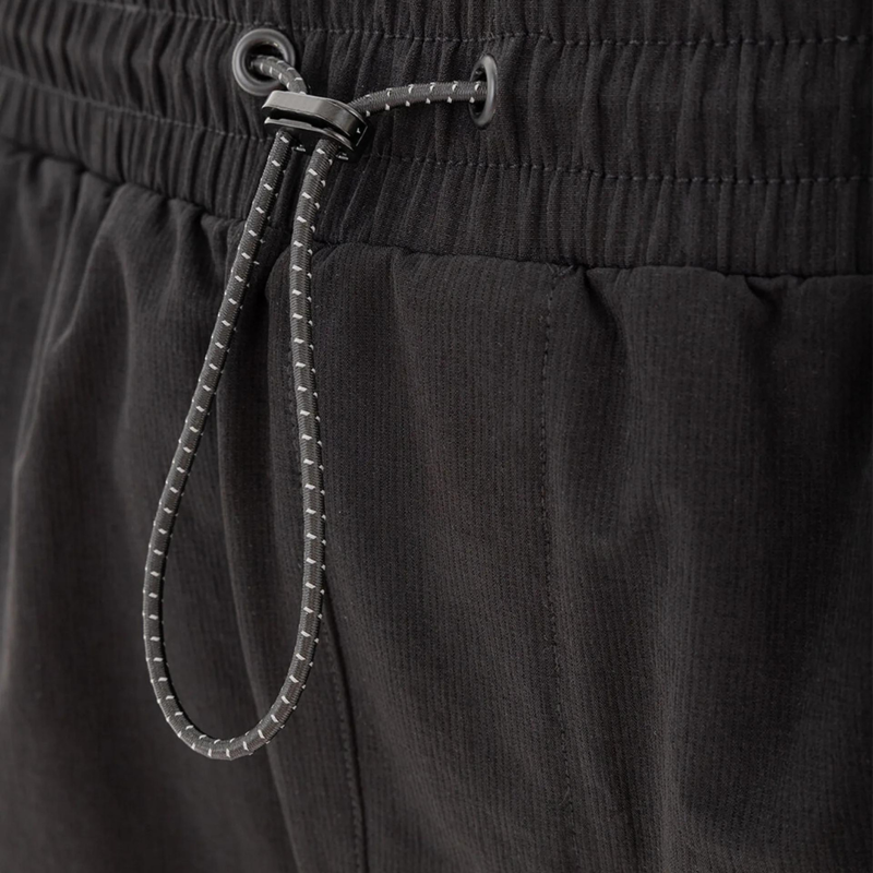 Cruyff Men's Core Cargo Tech Shorts in Black-5