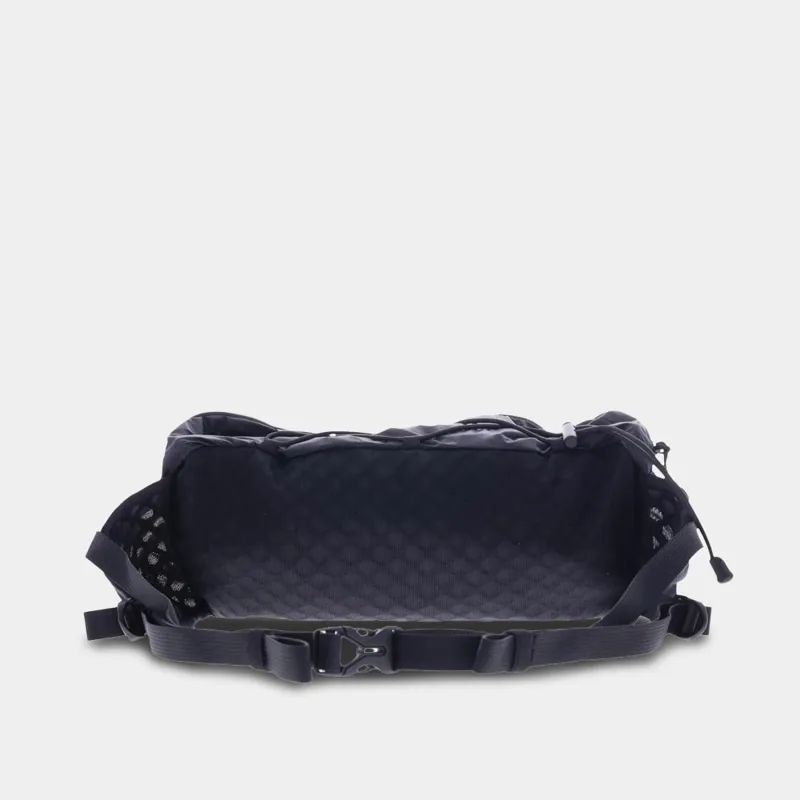 Inov-8 Race Elite Waist Pack in Black/Grey-2