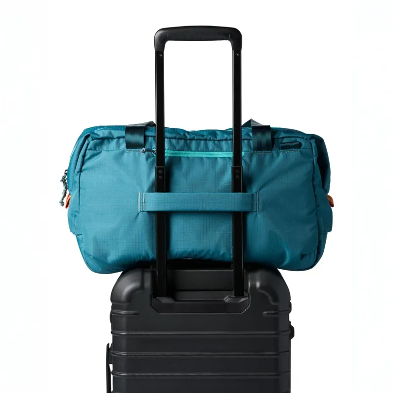 Viaje 35L Travel Duffel in Blue Spruce-3