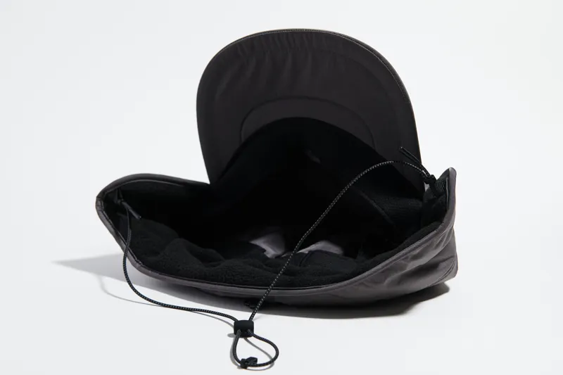 Vaga Padded Hiker Cap in Black-6