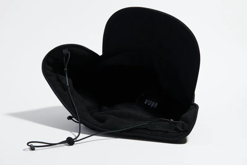 Vaga Padded Hiker Cap in Black-4