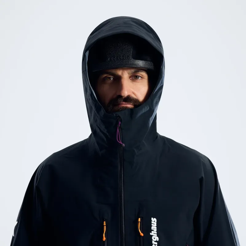 Berghaus Men's Extrem Vanguard GTX Jacket in Black-5