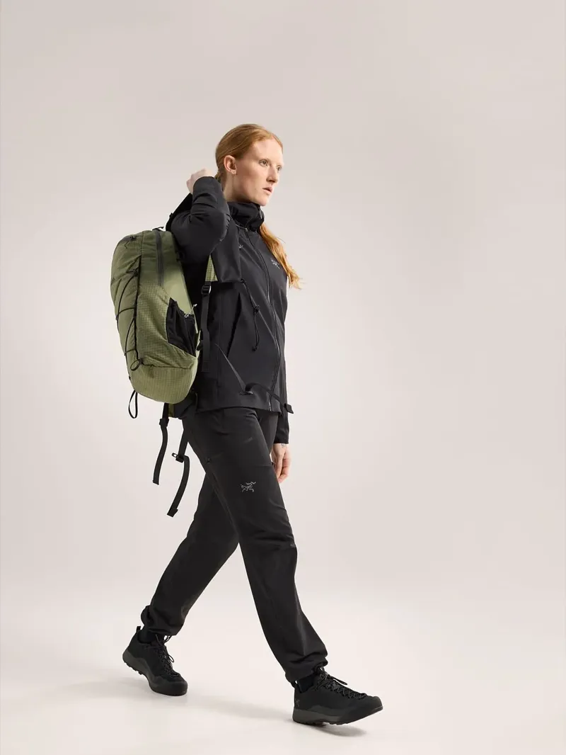 Arc'teryx Women's Gamma Hoody in Black-7