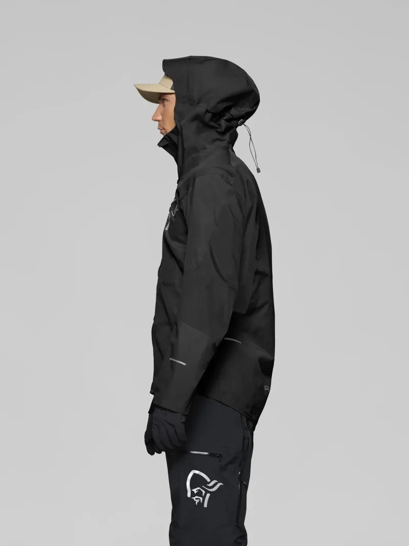 Norrona Men's Fjørå Gore-Tex Pro Jacket in Caviar Black-7