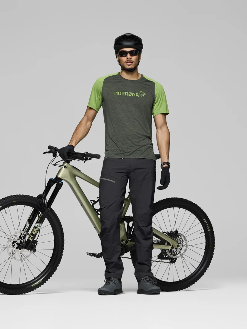 Norrona Men's Fjørå Flex1 Pants in Caviar Black-6