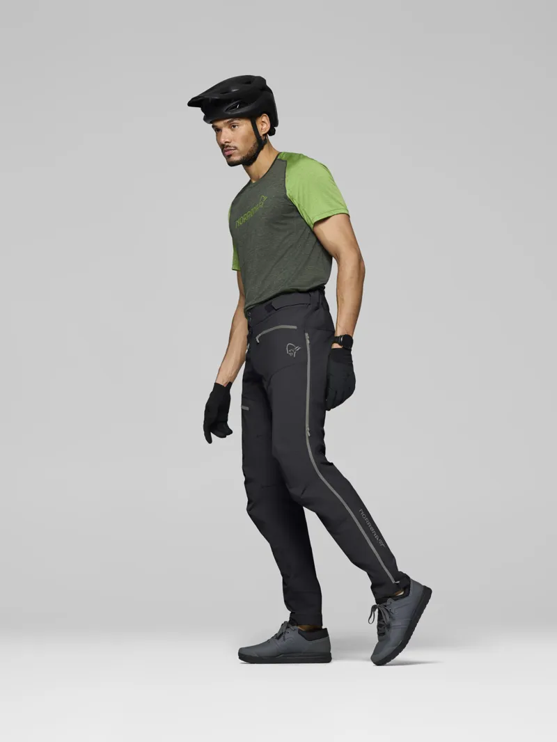 Norrona Men's Fjørå Flex1 Pants in Caviar Black-5