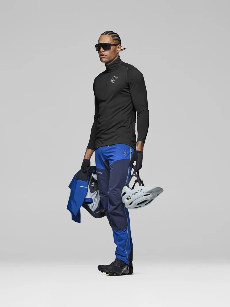 Norrona Men's Fjørå Equaliser Zip Neck in Caviar Black-2