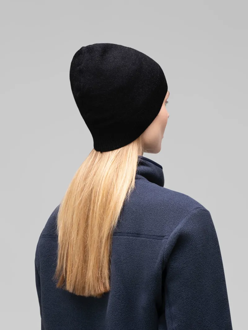 Norrona /29 Light Merino Ull Beanie in Caviar Melange-2