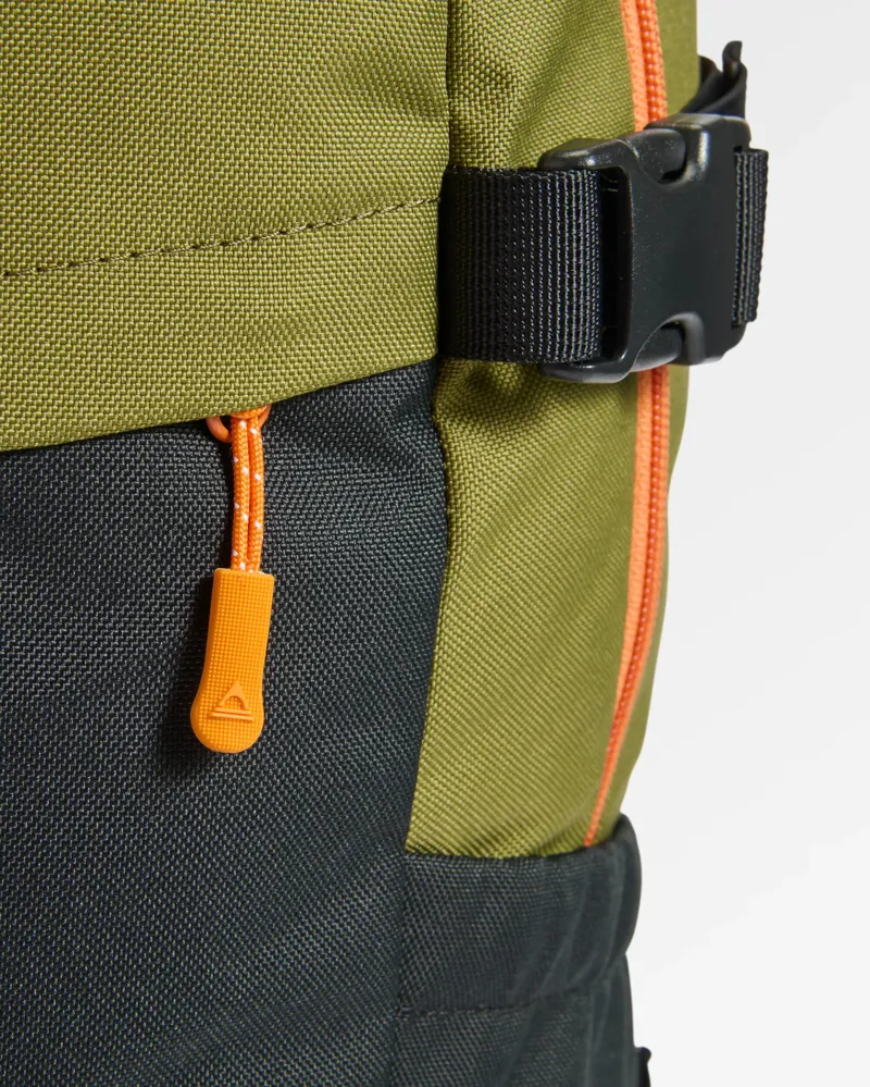 Passenger Boondocker Zip 22L Backpack in Black/Khaki-3