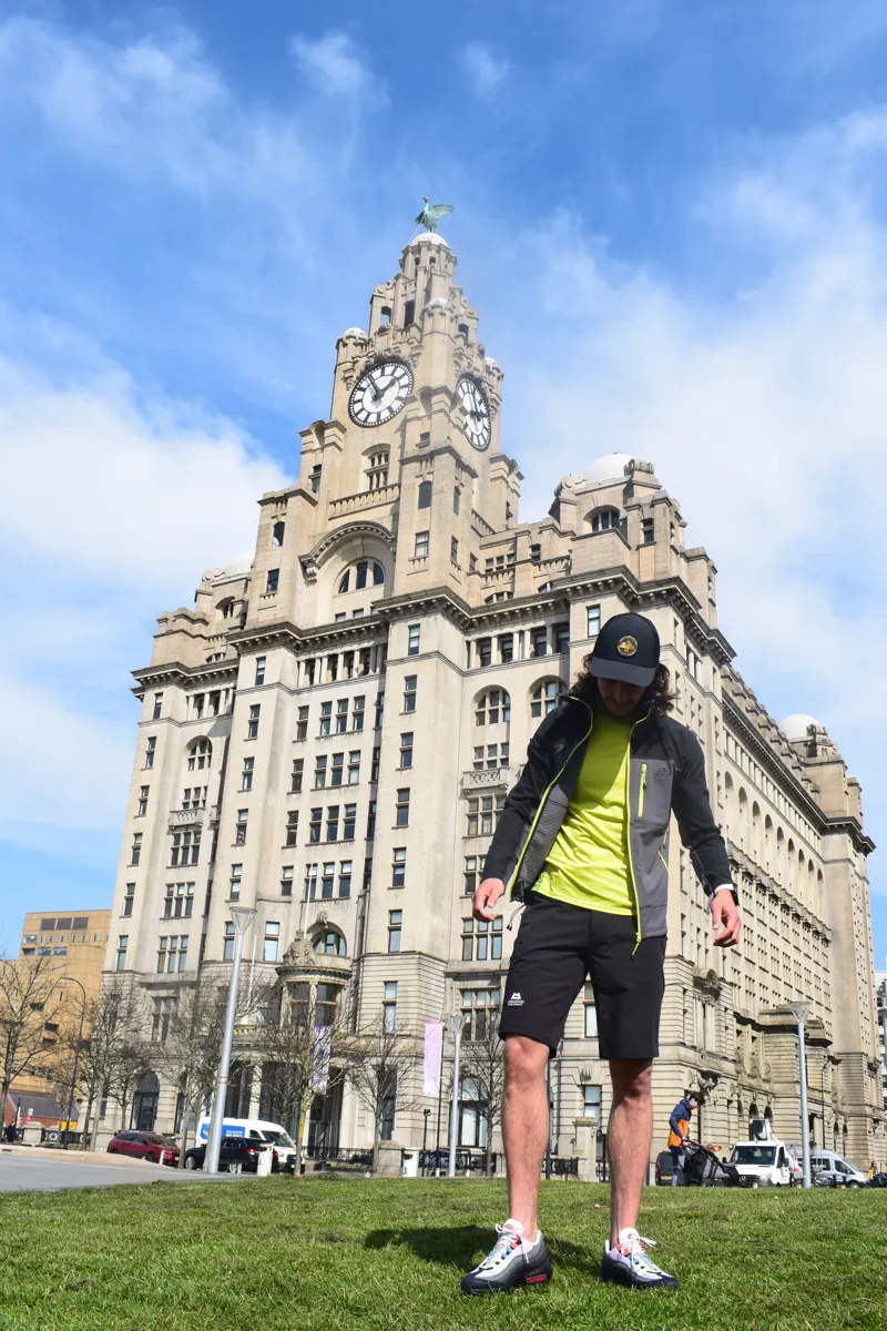 Mountain Equipment Men's Arrow Hooded Jacket in Anvil Grey/Black-1