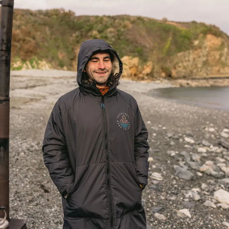 Passenger Adult Escapism Recycled Sherpa Lined Changing Robe in Black-9