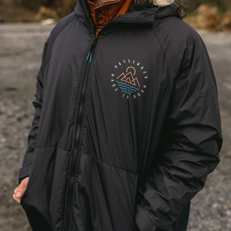 Passenger Adult Escapism Recycled Sherpa Lined Changing Robe in Black-4