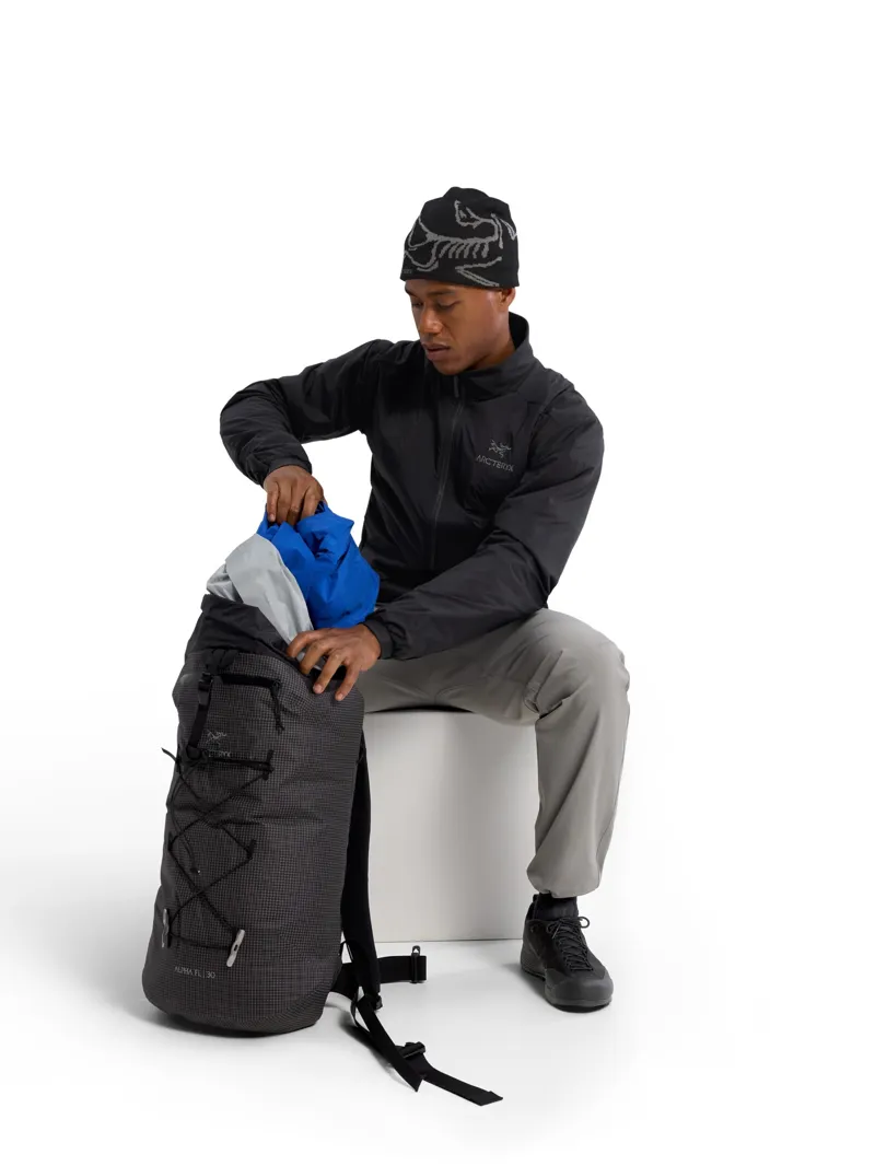 Arc'teryx Men's Atom Jacket in Black-5