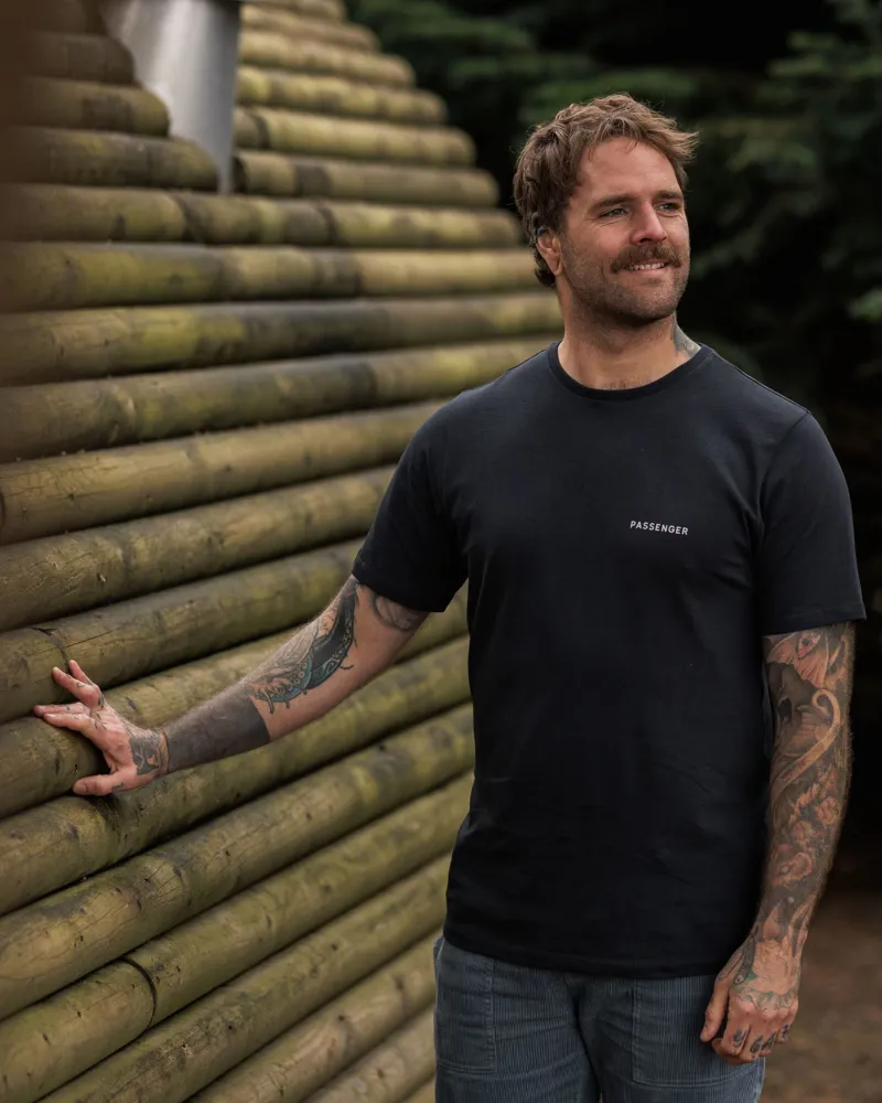 Passenger Men's Made To Roam Recycled Cotton T-Shirt in Black-5