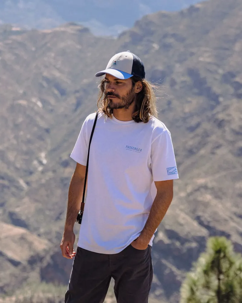 Passenger Heritage Mesh and Snapback Cap in Cornflower-4