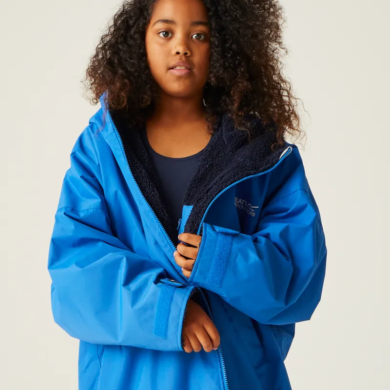 Regatta Junior Waterproof Changing Robe in Oxford Blue/Navy-5