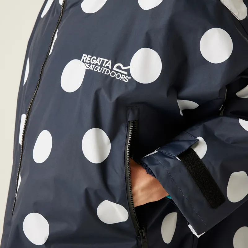 Regatta Adult Waterproof Changing Robe in Navy Polka Dot-8