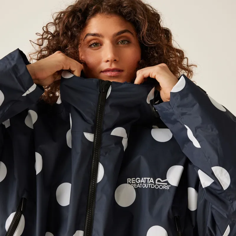 Regatta Adult Waterproof Changing Robe in Navy Polka Dot-7
