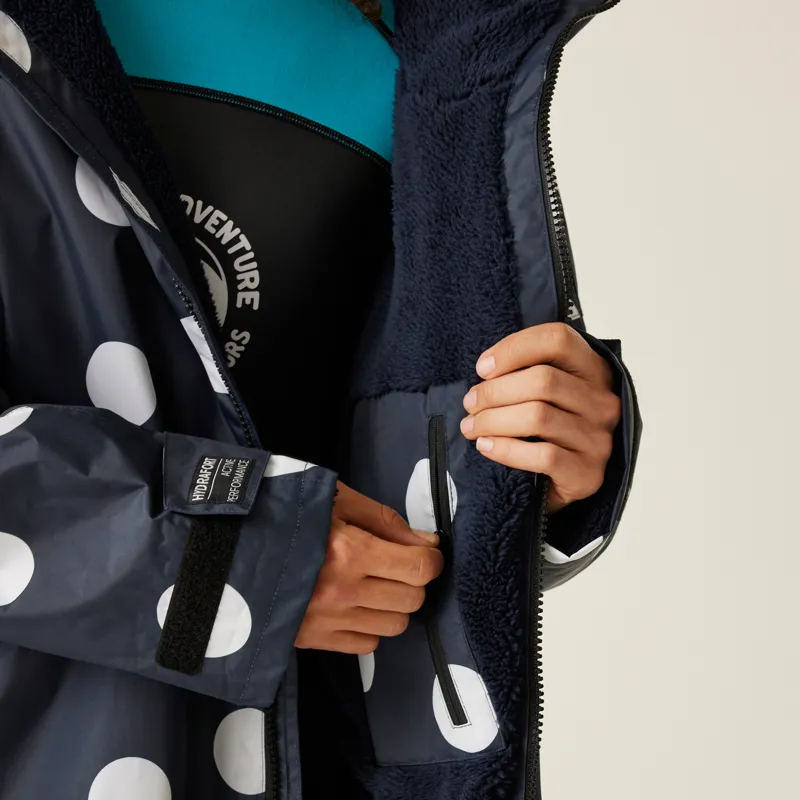 Regatta Adult Waterproof Changing Robe in Navy Polka Dot-5
