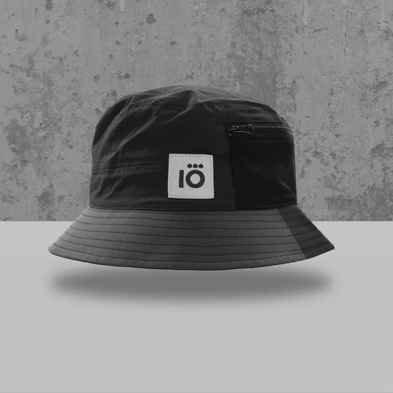 Mount IO René Lite Bucket Hat in Black/Grey