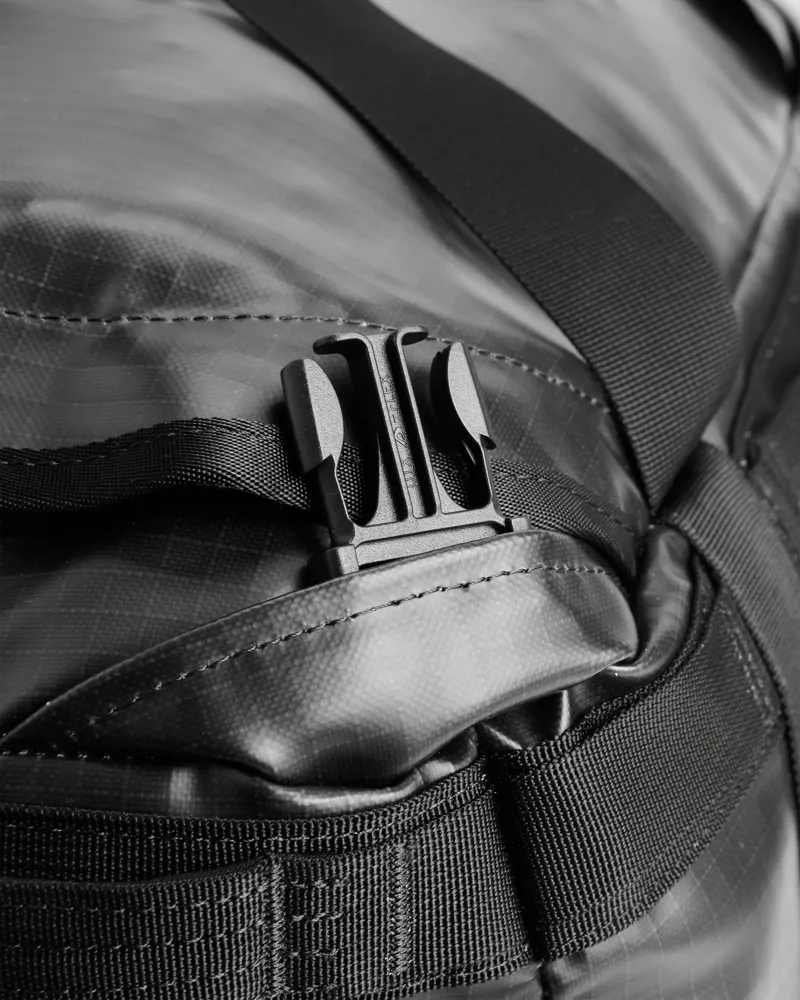 Passenger Roamer Recycled 40L Duffel Bag in Phantom Black-10