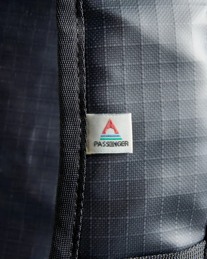 Passenger Roamer Recycled 60L Duffel Bag in Phantom Black-7