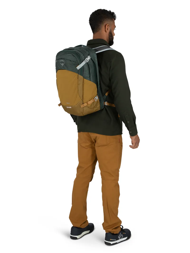 Osprey Nebula 32 in Green Tunnel/Brindle Brown-5