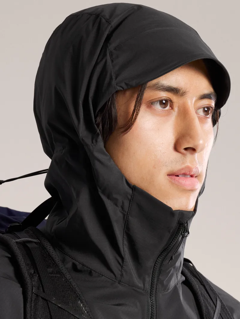 Arc'teryx Men's Squamish Hoody in Black-3