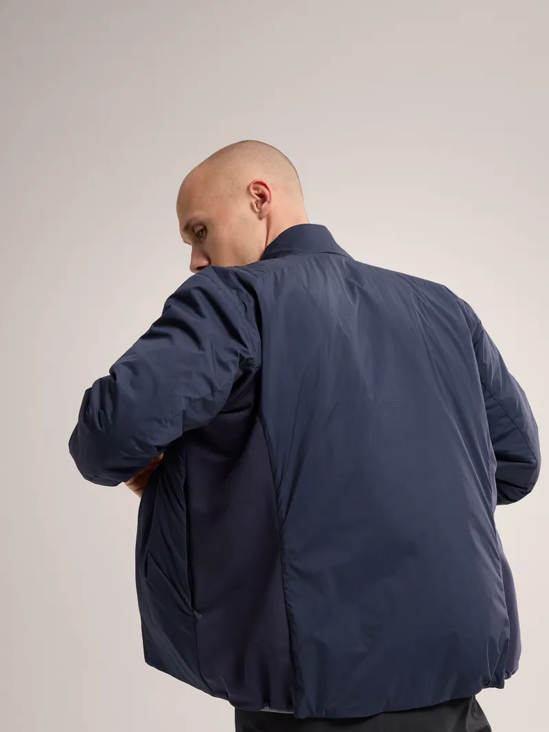 Arc'teryx Men's Atom Jacket in Black Sapphire-3