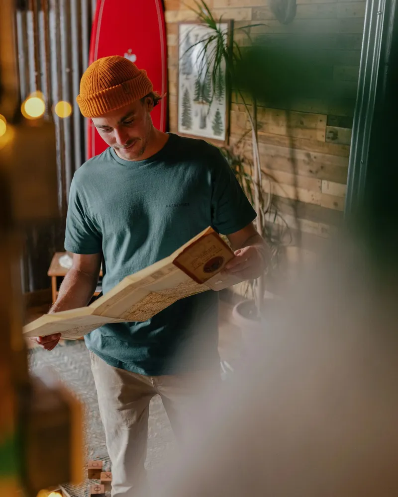 Passenger Men's Made To Roam Recycled Cotton T-Shirt in Deep Ocean-5