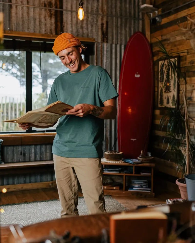 Passenger Men's Made To Roam Recycled Cotton T-Shirt in Deep Ocean-6