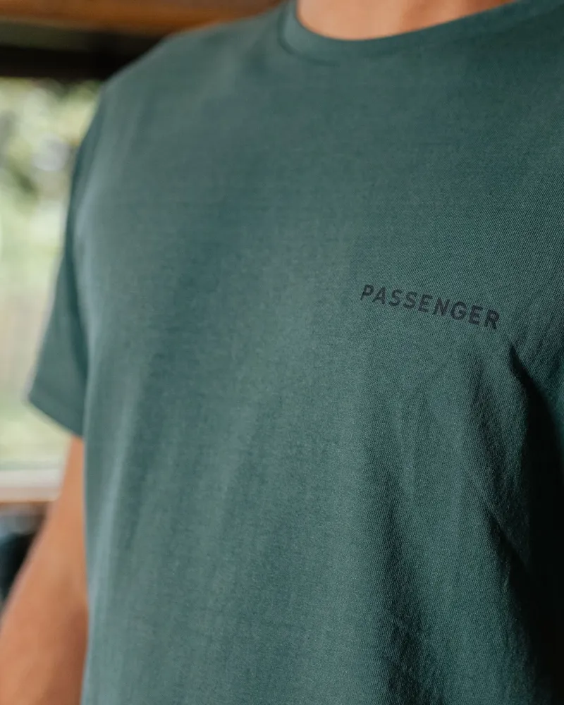 Passenger Men's Made To Roam Recycled Cotton T-Shirt in Deep Ocean-4