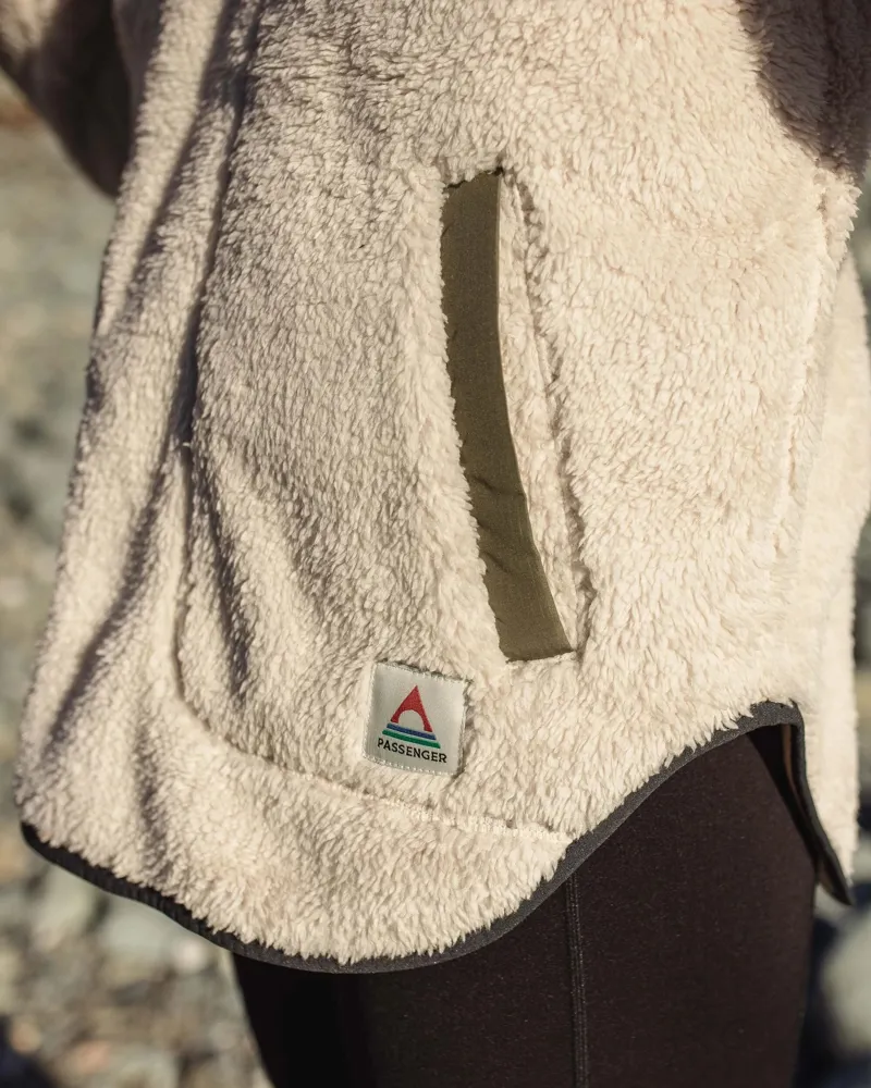 Passenger Women's Beaumont Recycled Sherpa Hooded Fleece in Vintage White-5