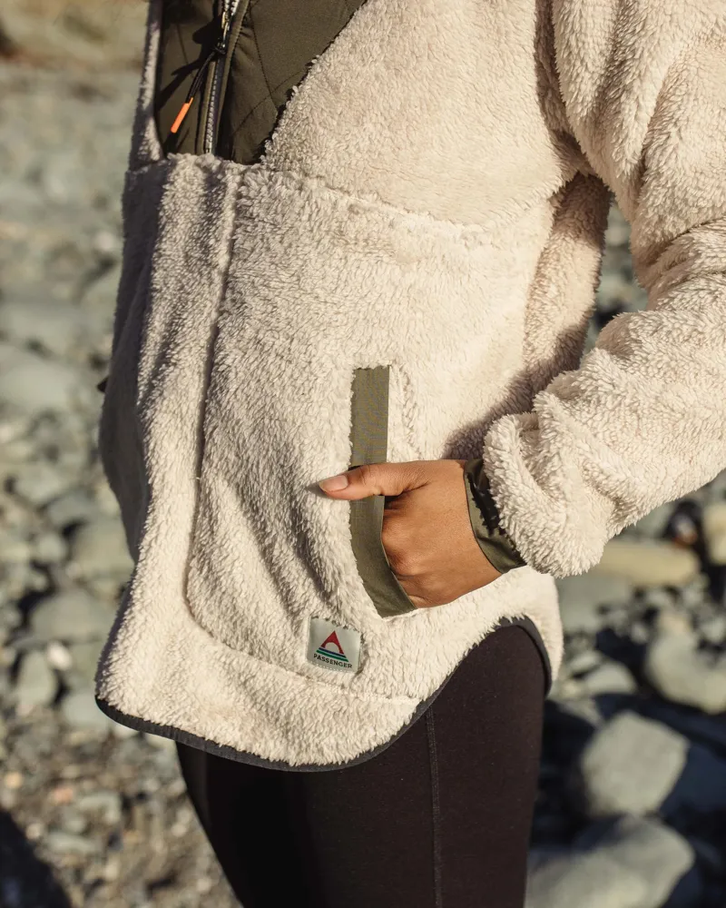 Passenger Women's Beaumont Recycled Sherpa Hooded Fleece in Vintage White-6