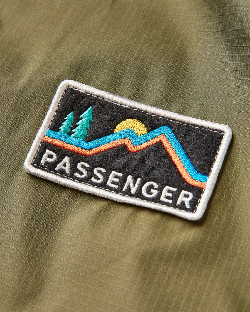 Passenger Adult Roaming Recycled Sherpa Lined Changing Robe in Black/Khaki-1