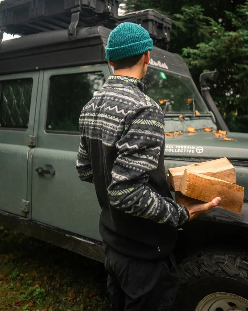 Passenger Men's Set Off Recycled Polar 1/4 Zip Fleece in Mountain Geo Charcoal-2