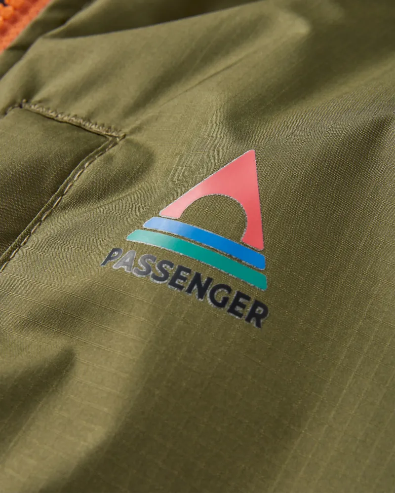 Passenger Waves Recycled Sherpa Lined Changing Robe in Black/Khaki-1