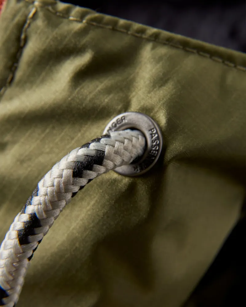 Passenger Waves Recycled Sherpa Lined Changing Robe in Black/Khaki-4