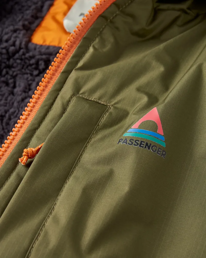 Passenger Waves Recycled Sherpa Lined Changing Robe in Black/Khaki-2