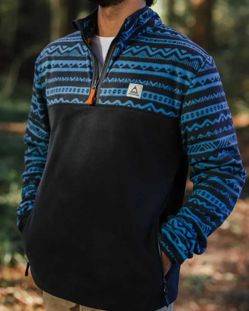 Passenger Men's Set Off Recycled Polar 1/4 Zip Fleece in Mountain Geo Charcoal/Bluejay-3