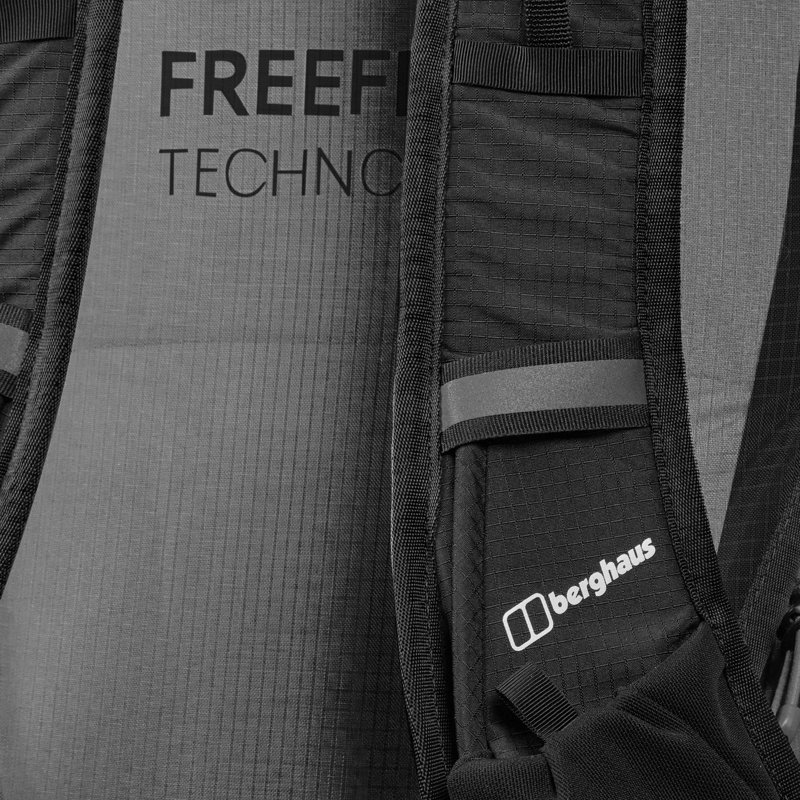 Berghaus Remote Hike M23 in Black-4