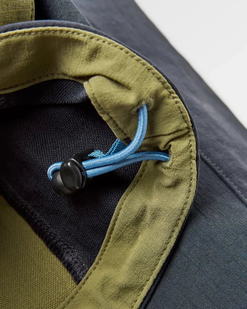 Passenger Men's Roamer Lite Recycled Softshell Jacket in Black/Khaki-6